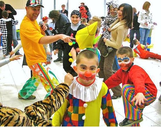 Chanteurs musiciens, spectacle musicale, bal pour enfants	